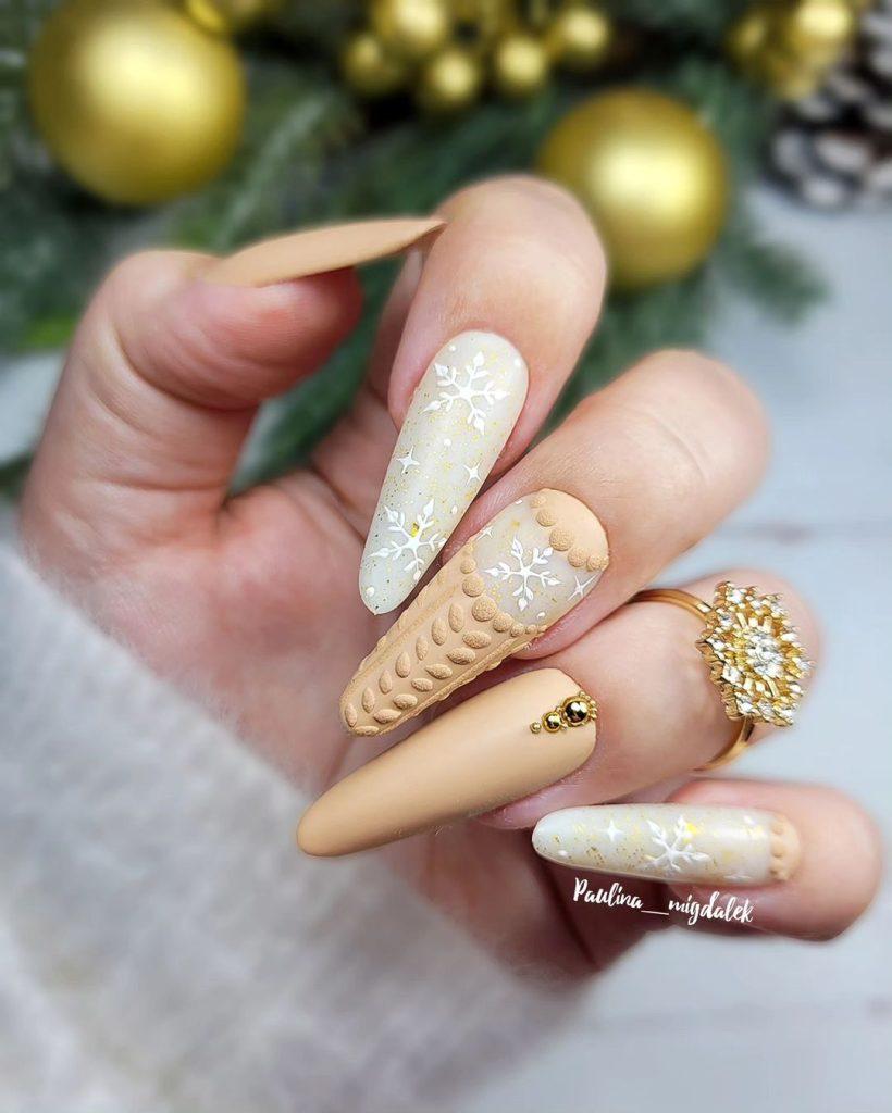 Новорічні нігті 2025 - феєрія краси та фарб