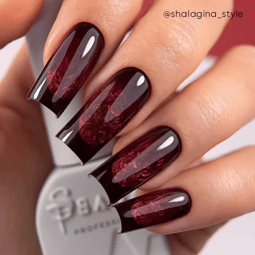 Трендовий бордовий манікюр 2026