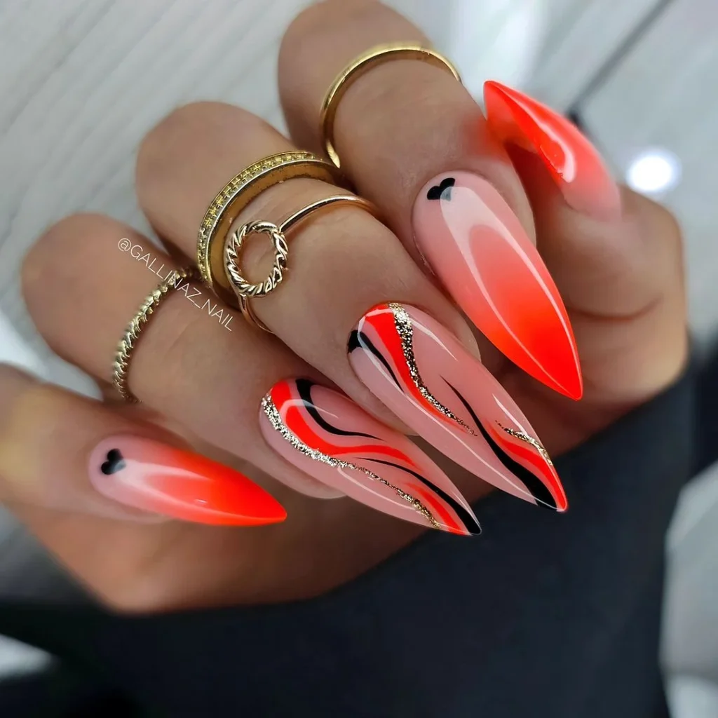 Гострий яскравий манікюр на 8 березня