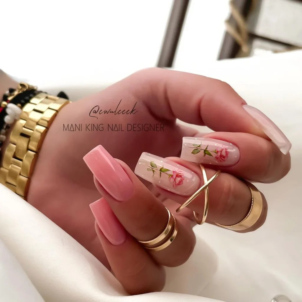 Ніжний рожевий дизайн нігтів на 8 березня