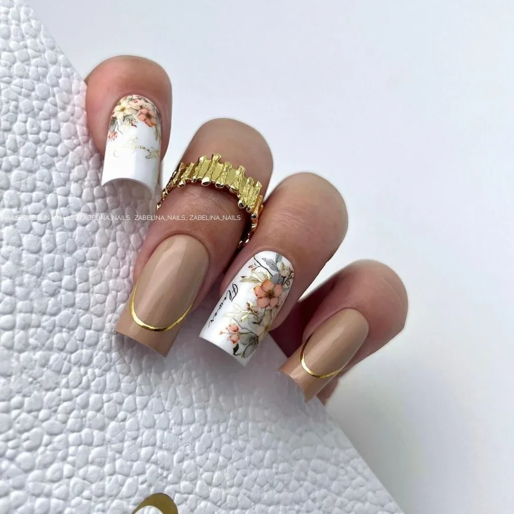 Квадратні нігті до 8 березня зі стікерами з квітами