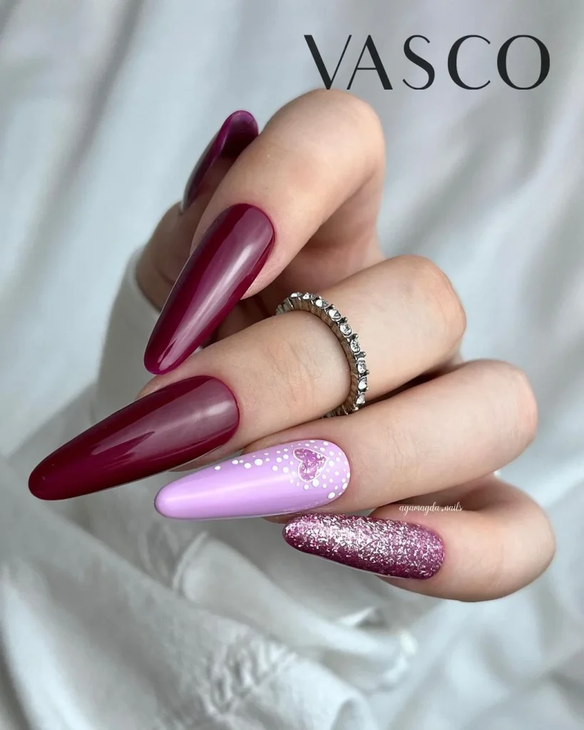 Бордовий манікюр на довгі нігті на жіноче свято