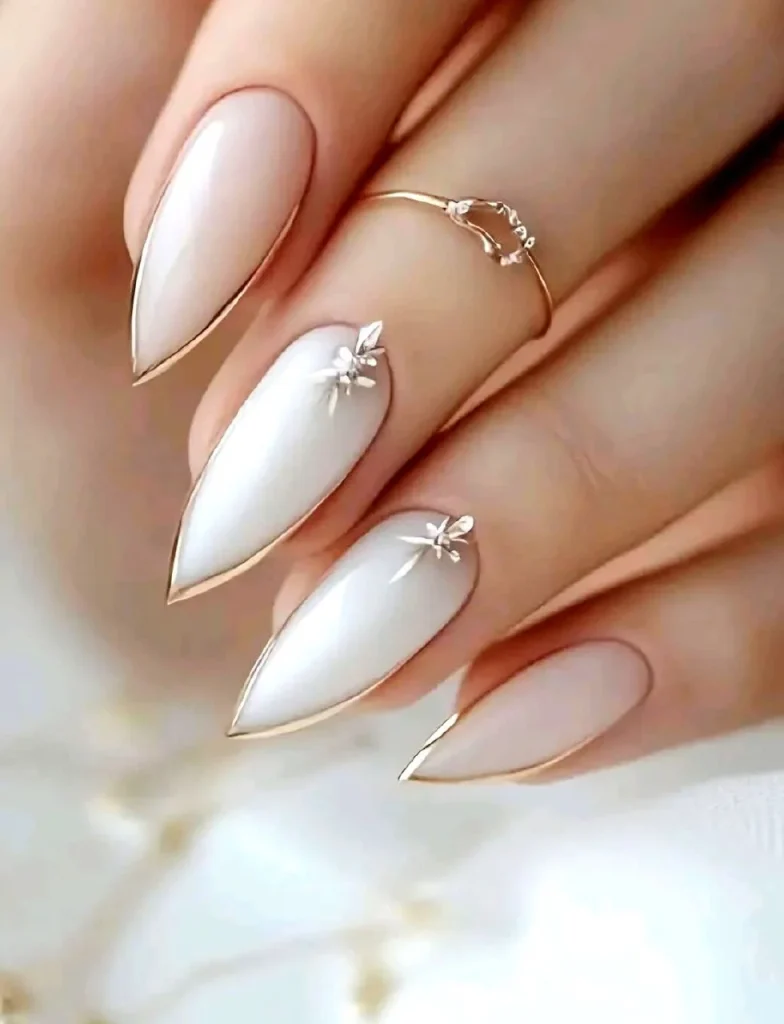 Міні френч на день матері із тонкою золотою смужкою