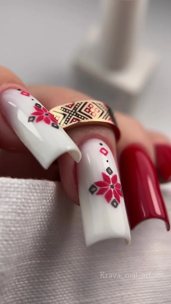 Традиційний український дизайн нігтів з акентними нігтями