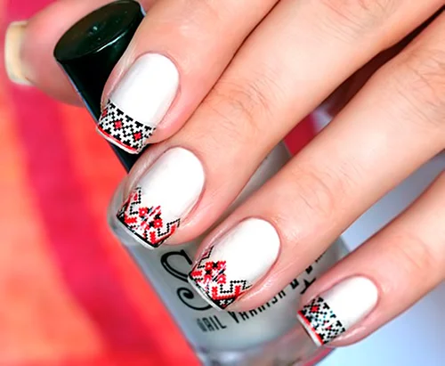 Патріотичний френч з малюнком вишиванки